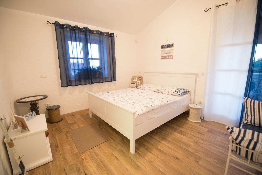 Villa Rajski Dvori Sveti Lovreč Pazenatički Bagian luar foto